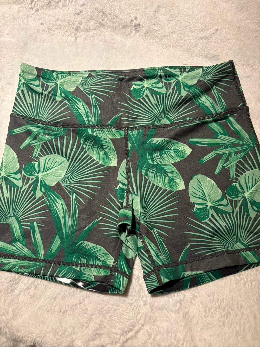 IAB MFG Mid-Rise Green Tropical Print Bike Shorts — Women, size 6/Small